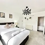 Comfortable Family Apartment Near Central London